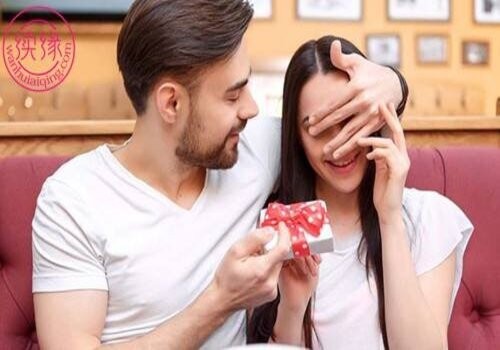 双方都起诉离婚法院怎么判