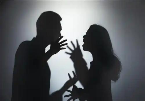 对方不明下落直接起诉离婚可以吗
